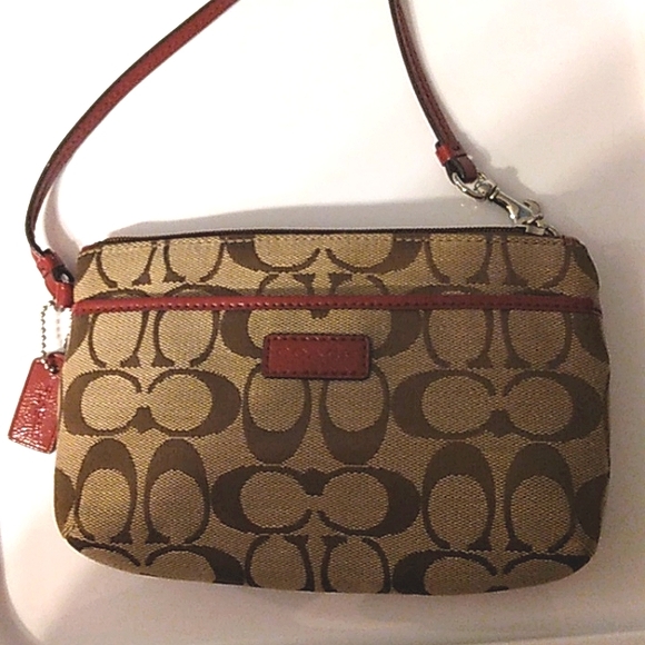 New COACH Park Signature Medium Clutch Wristlet ~True Red~ - Picture 9 of 16